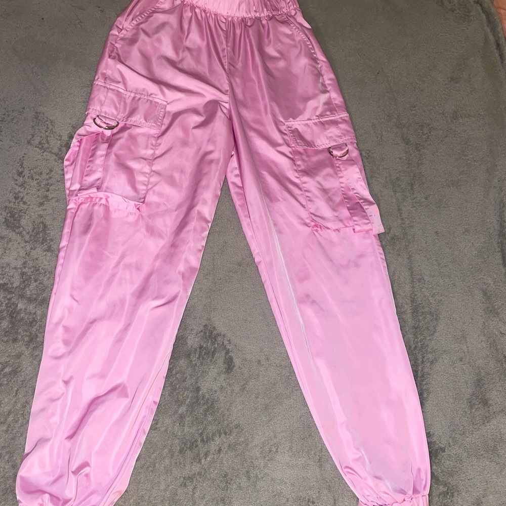 Color: pink